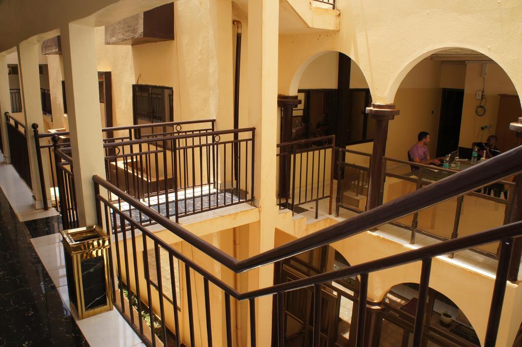 Hôtel Nikki à Niamey Extérieur photo